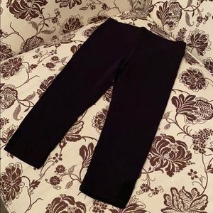BLACK ALO CROPPED LEGGINGS!